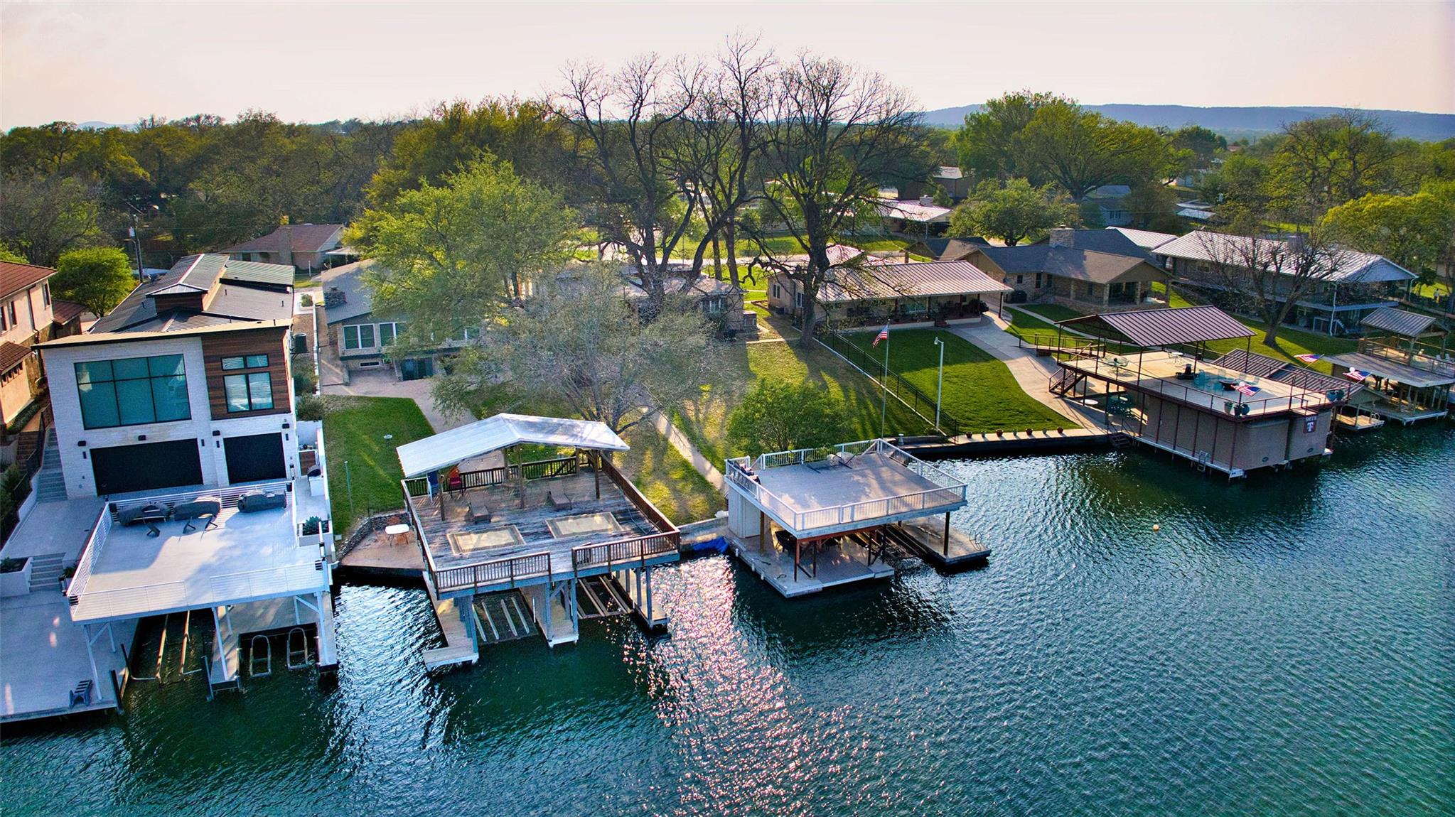 108 Riverside DR