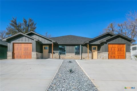 214 N Sparks ST B Belton TX 76513