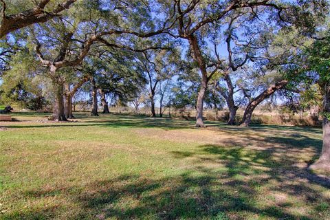 A home in Hallettsville