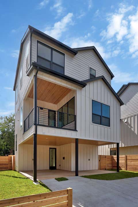 Photo of 301 N Pleasant Valley RD #2, Austin, TX 78702 (MLS # 4217802)