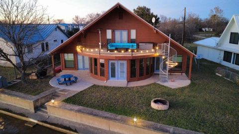 746 E Island DR Bluffton TX 78607