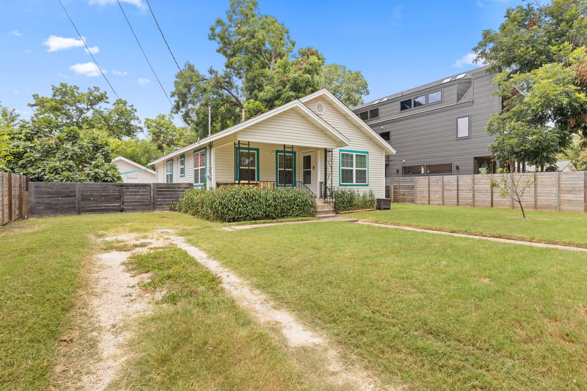 902 Mansell Ave