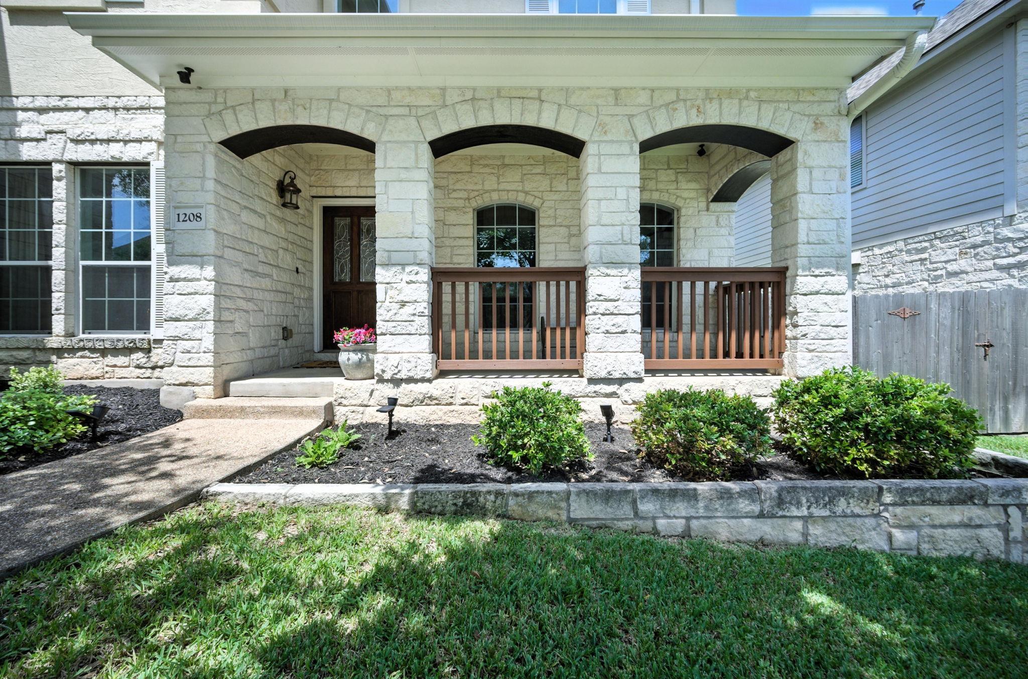1208 Pine Forest CIR
