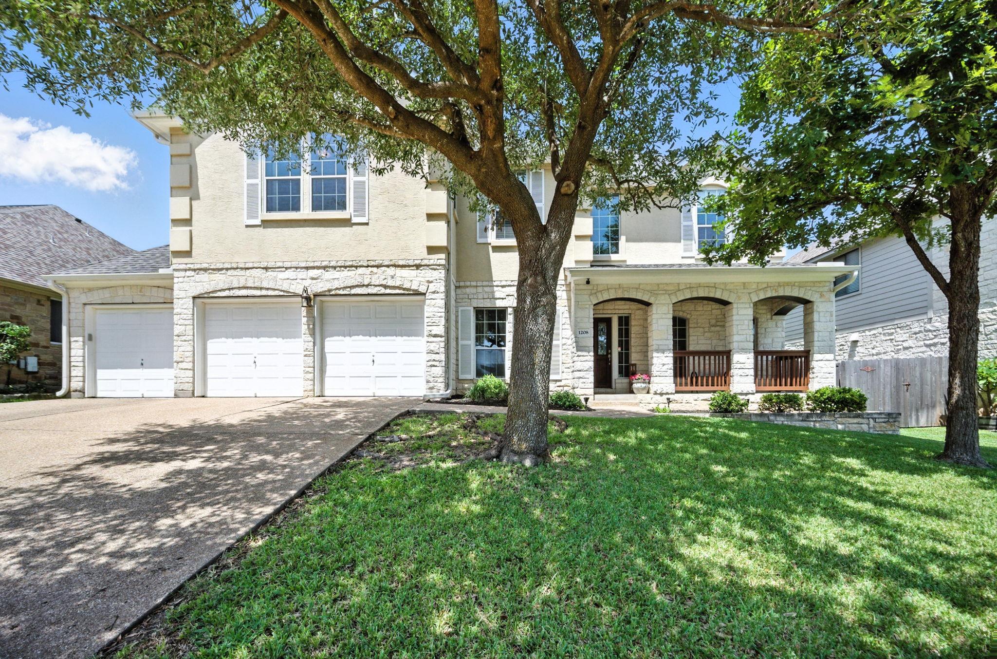 1208 Pine Forest CIR