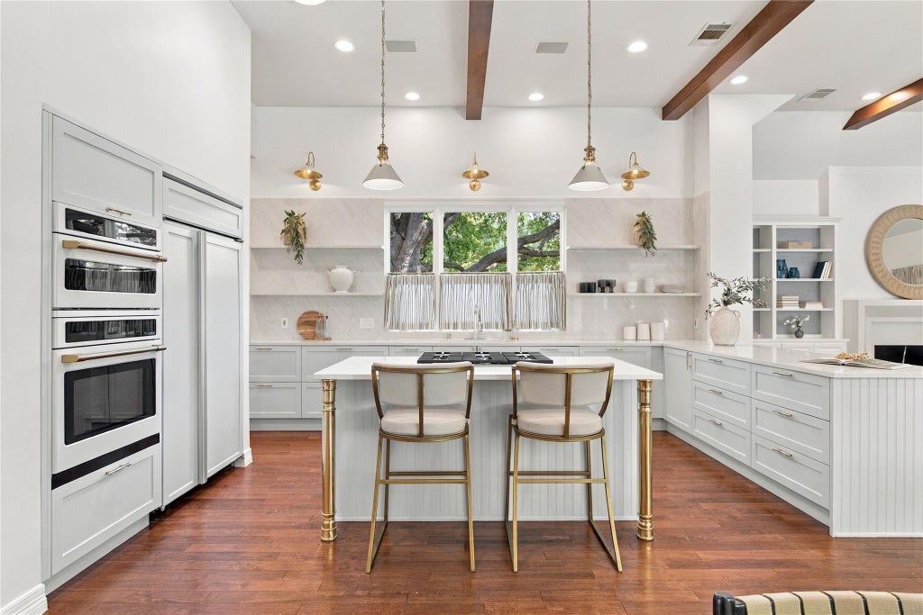 Photo of 9001 Thickwoods CV, Austin, TX 78735 (MLS # 2600739)