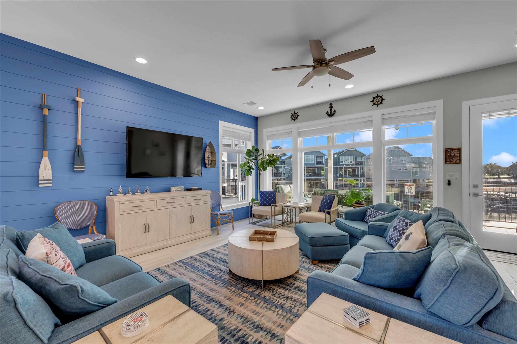 200 Marina Bluff