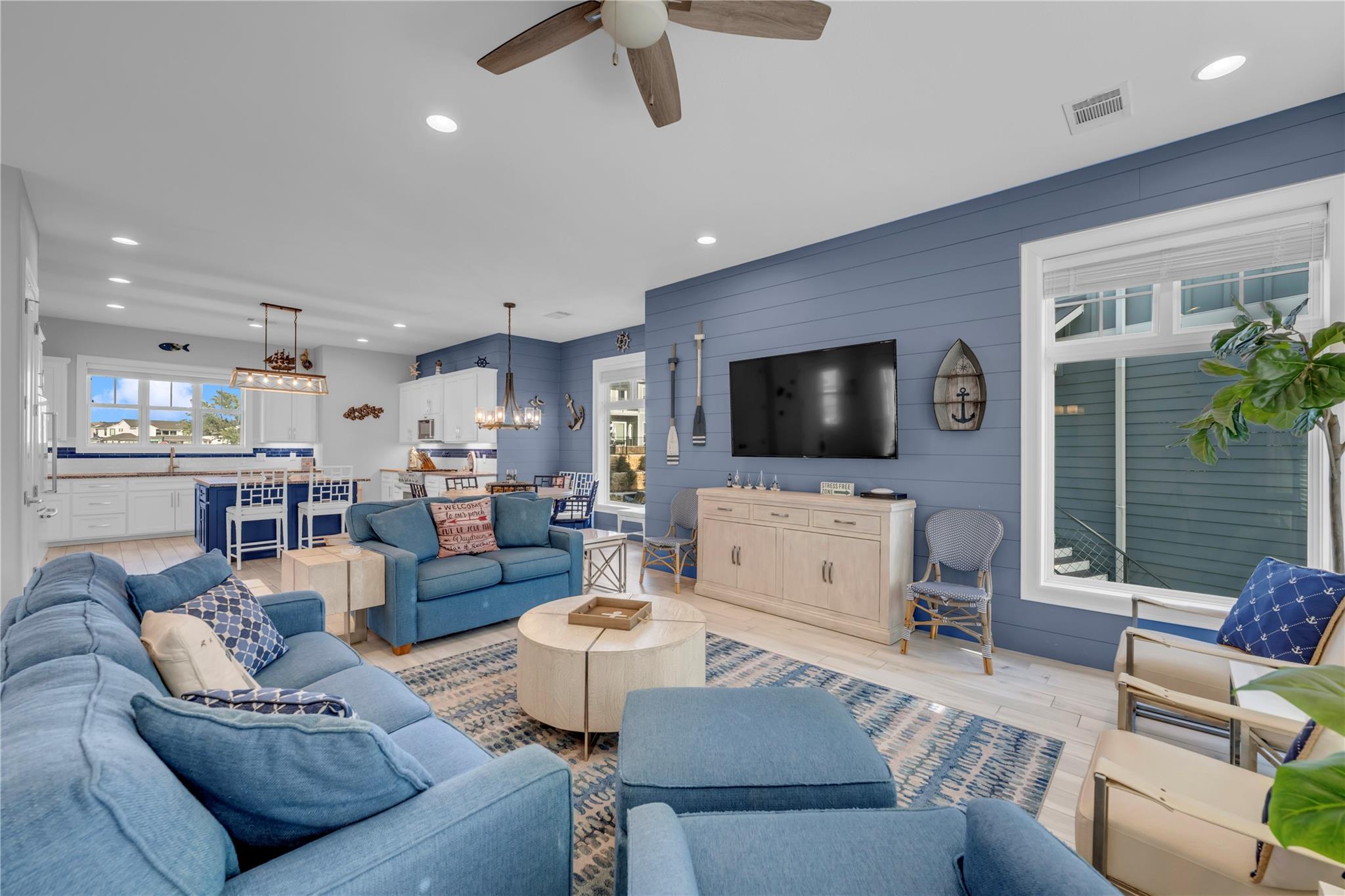 200 Marina Bluff