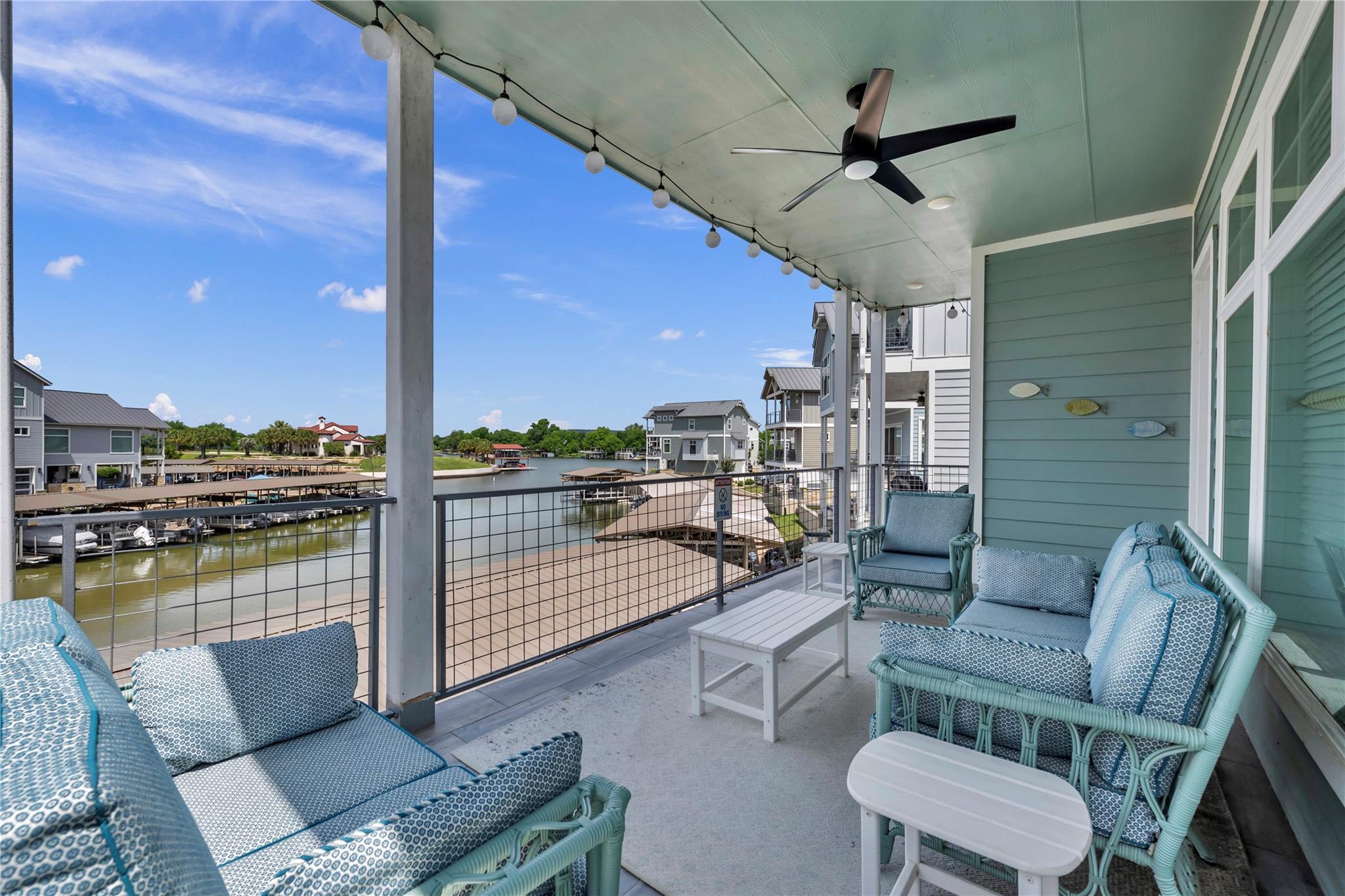 200 Marina Bluff