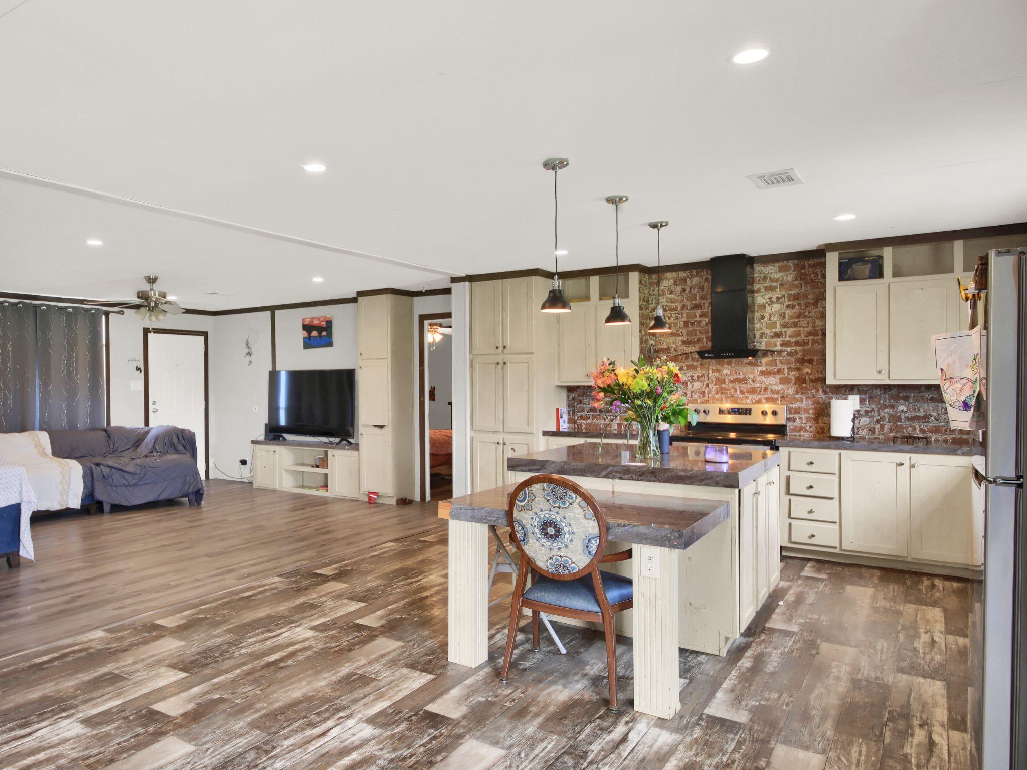271 Alma LN