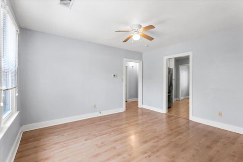 Tiny photo for 2804 Breeze TER, Austin, TX 78722 (MLS # 4088909)