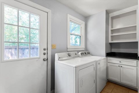 Tiny photo for 2804 Breeze TER, Austin, TX 78722 (MLS # 4088909)
