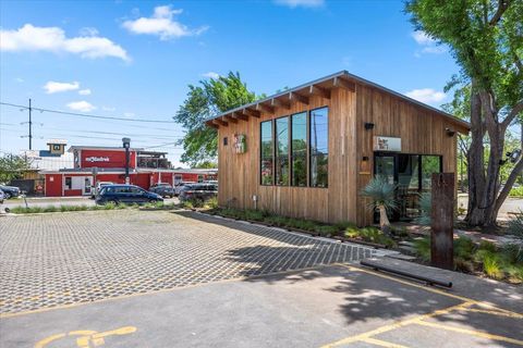 Tiny photo for 2804 Breeze TER, Austin, TX 78722 (MLS # 4088909)