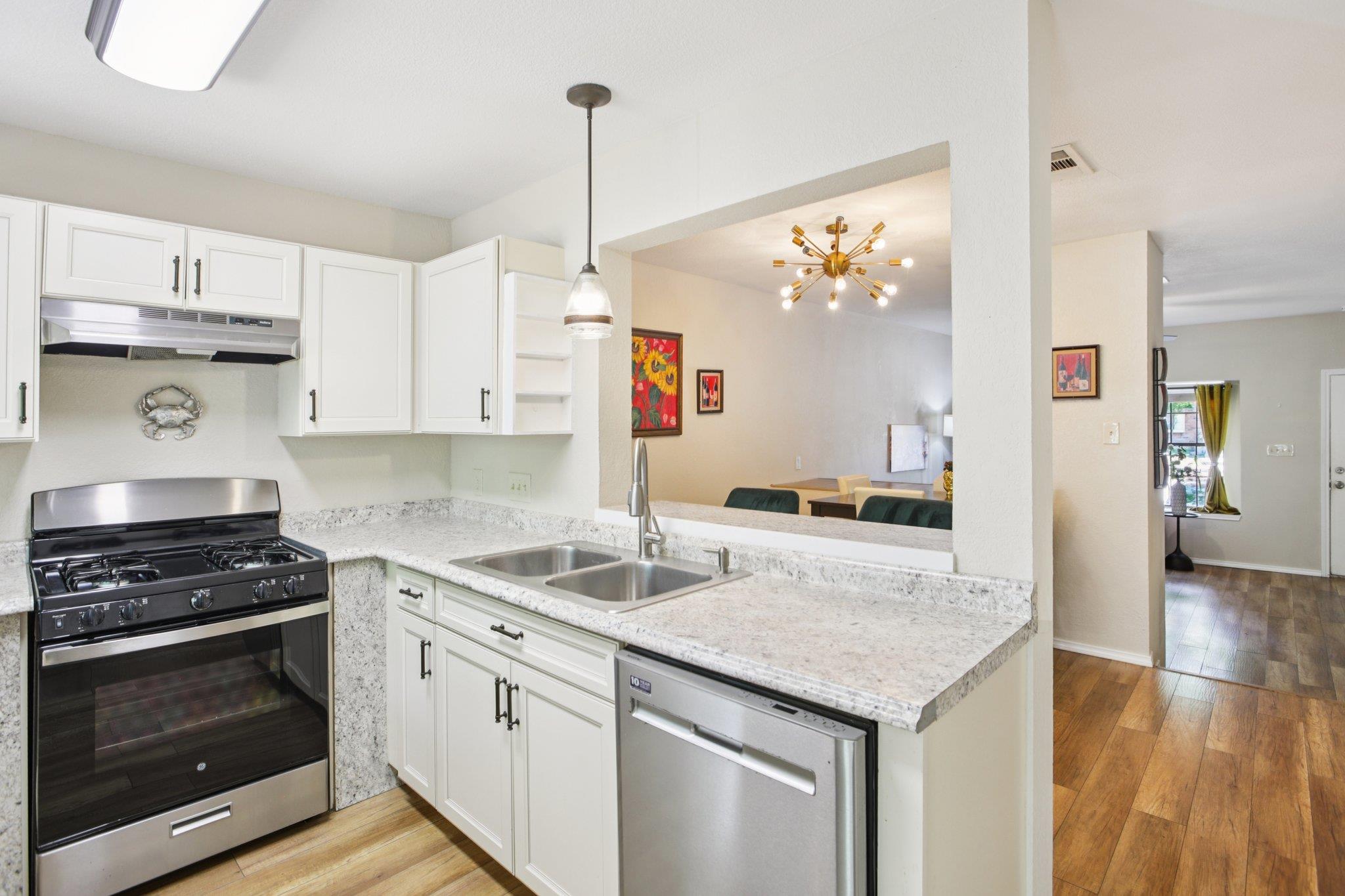 11901 Swearingen DR 33
