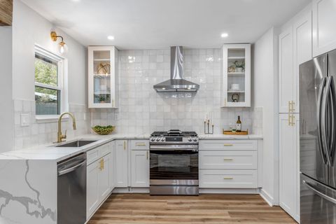 Tiny photo for 6906 Cherrydale DR, Austin, TX 78745 (MLS # 7617409)