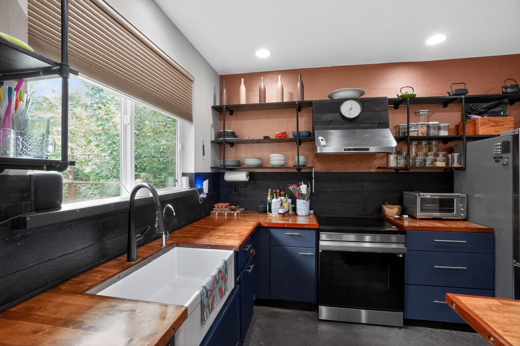 301 W Stassney LN 34