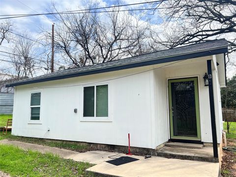 Photo of 2208 Garden ST #B, Austin, TX 78702 (MLS # 1938813)