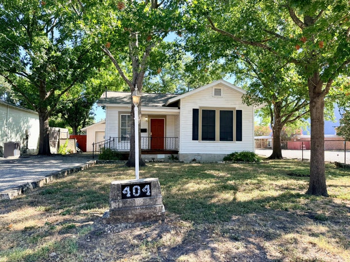 Photo 1 of 38 — 404 Normandy ST, Austin, TX 78745