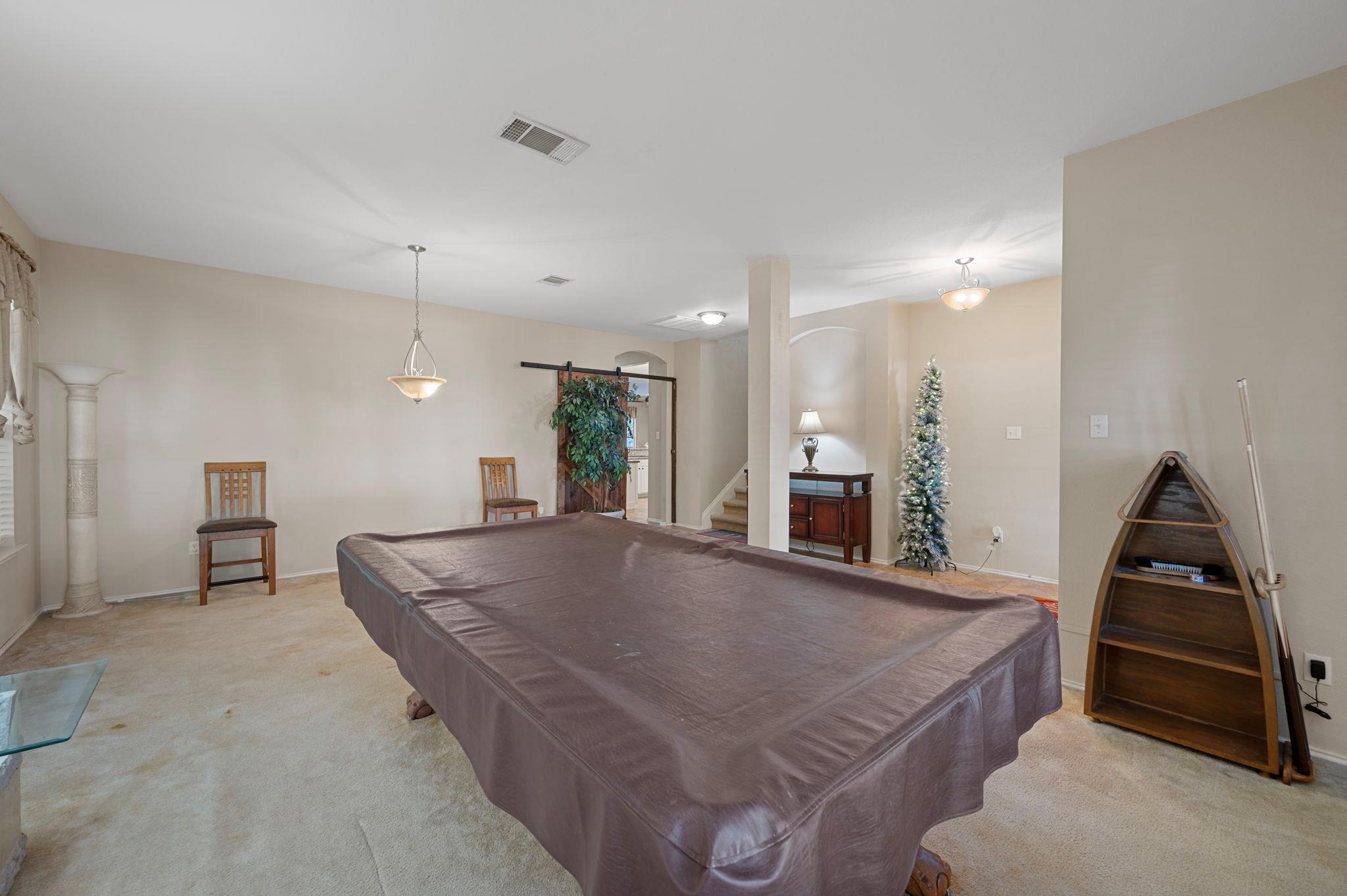 17813 Floribundas LN