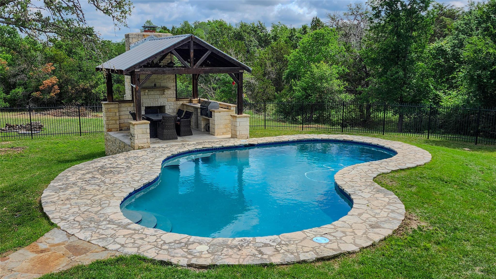 301 Greenleaf DR