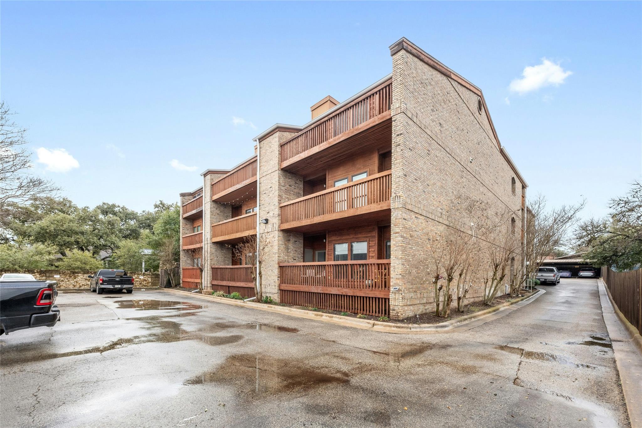 1406 Windsor RD 301