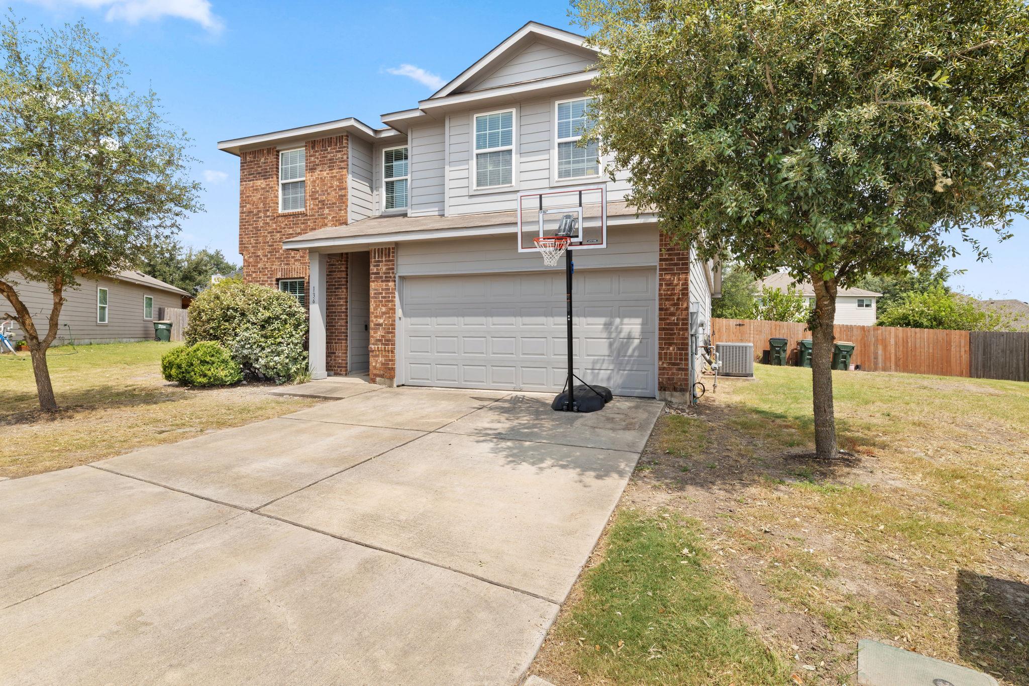 136 Charing CV