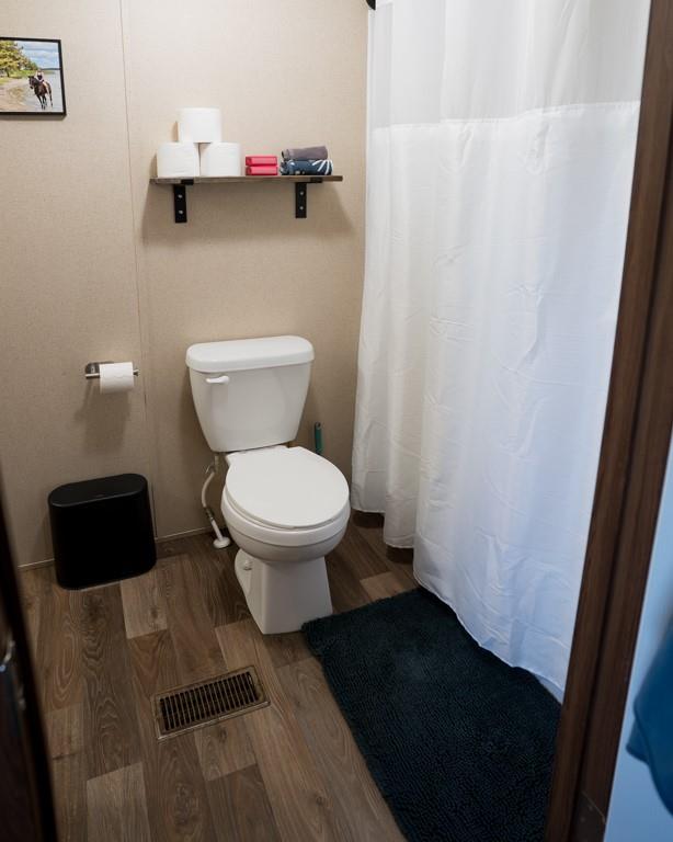 Waelder, Texas 78959, United States, 3 Bedrooms Bedrooms, ,2 BathroomsBathrooms,Residential,Active,214531