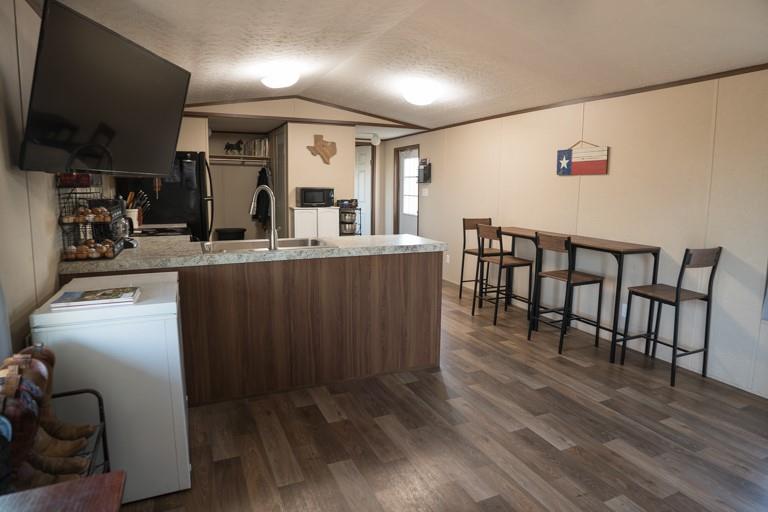 Waelder, Texas 78959, United States, 3 Bedrooms Bedrooms, ,2 BathroomsBathrooms,Residential,Active,214531