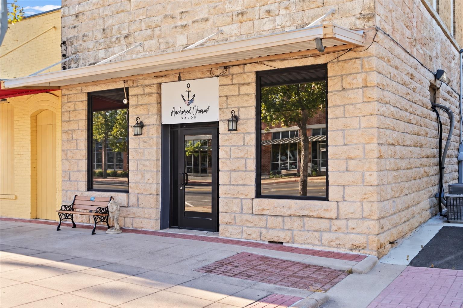 107 W Center ST