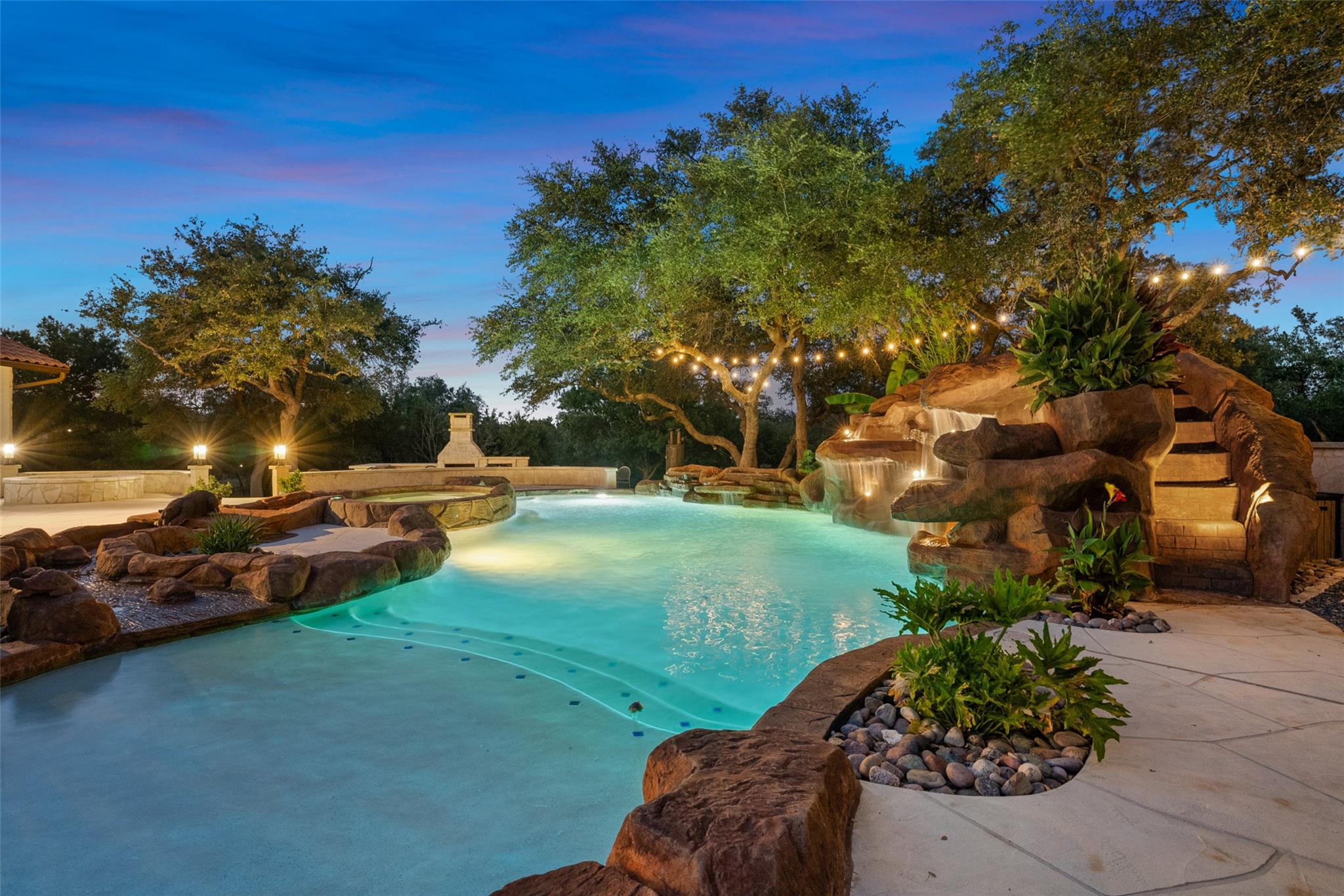 6009 Laguna Cliff LN
