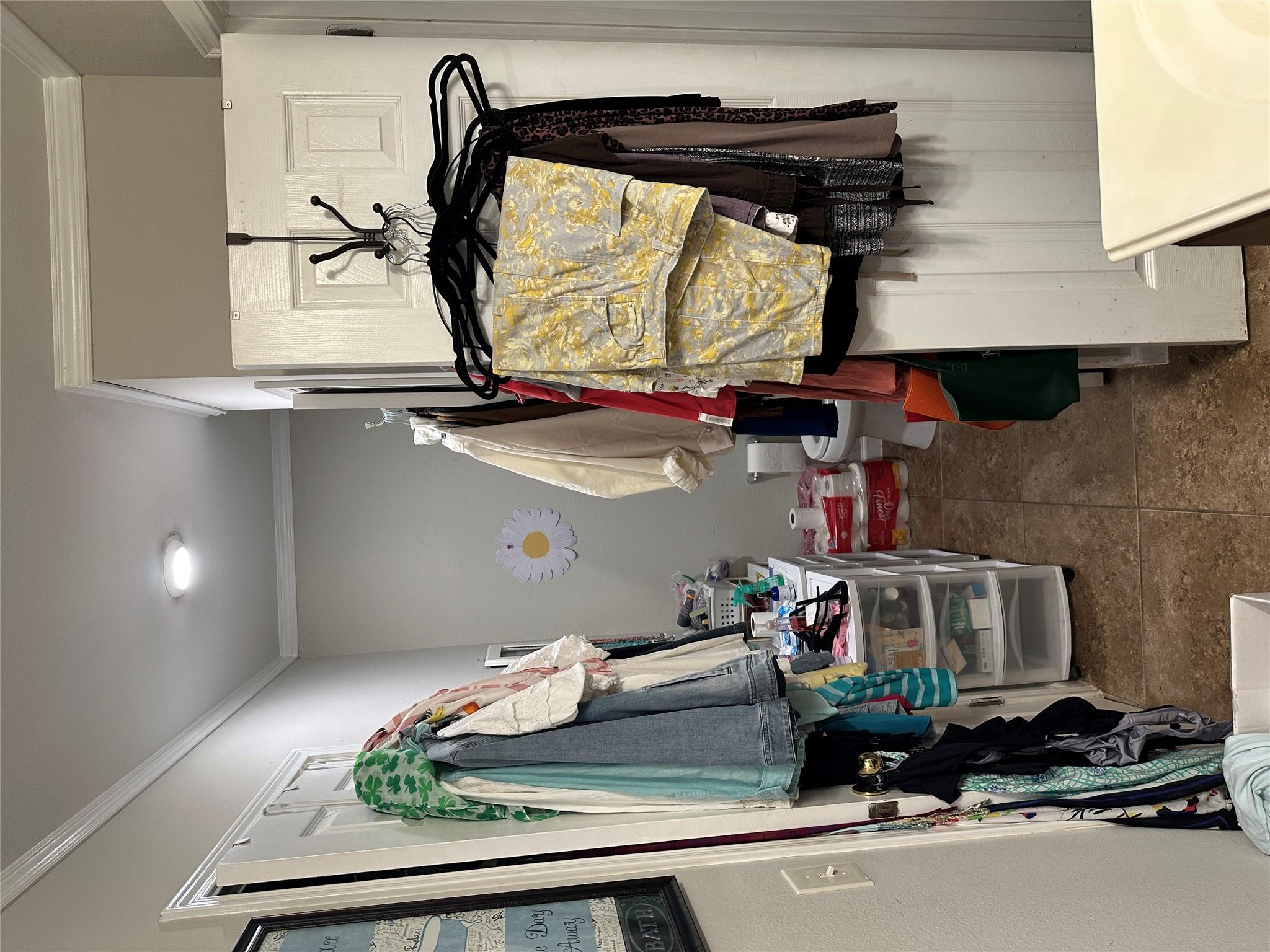 908 Honeysuckle DR