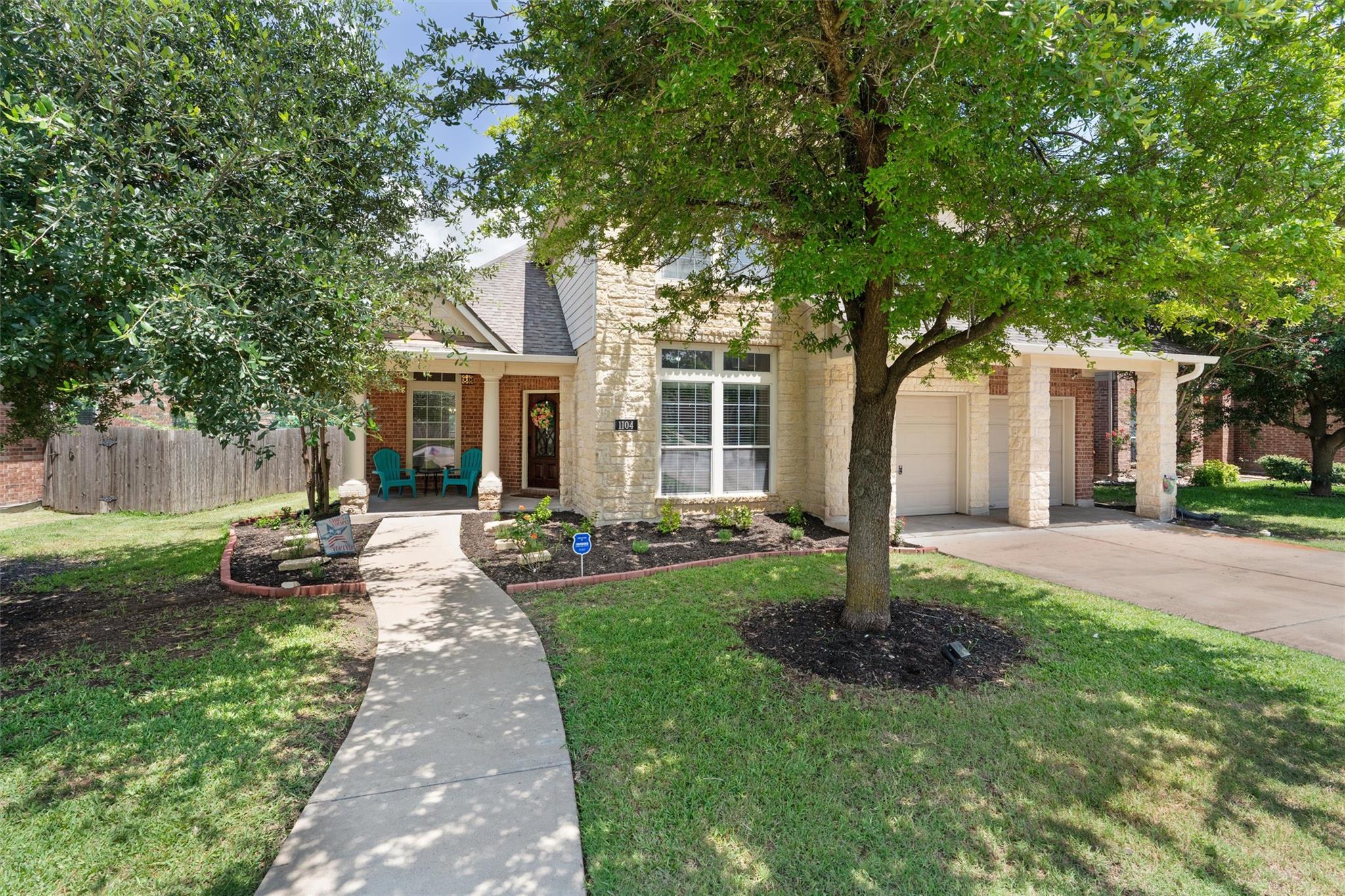 1104 Bethpage DR
