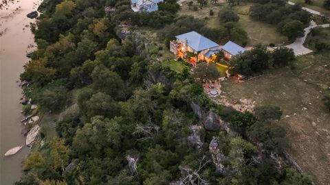 5229 Hupedo Ranch RD Spicewood TX 78669
