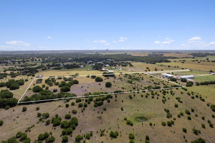 Photo 1 of 18 — 1400 County Road 221, Florence, TX 76527