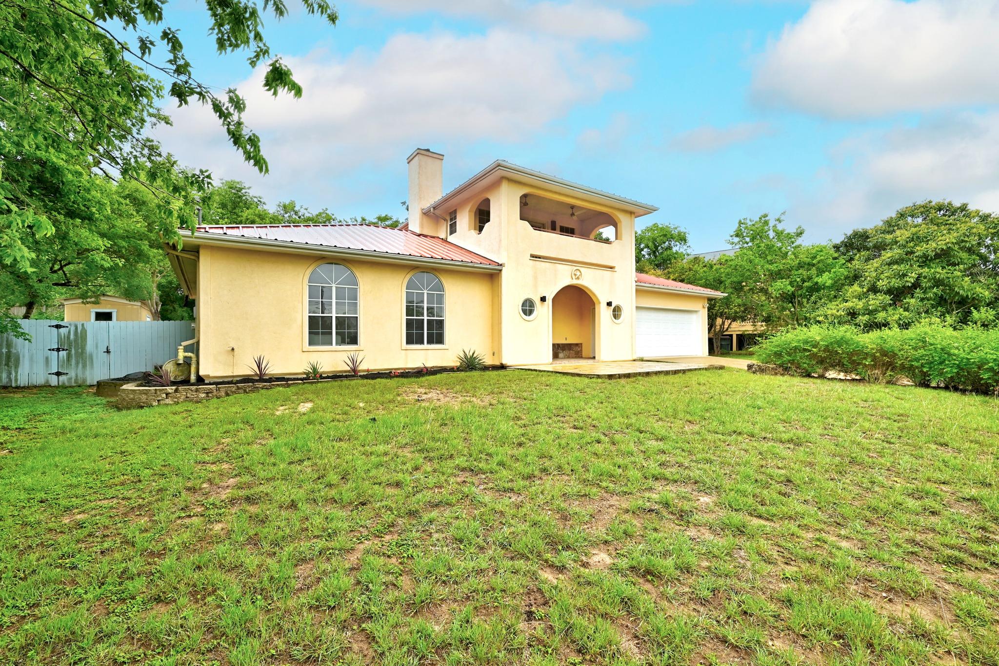 2405 Bahama RD