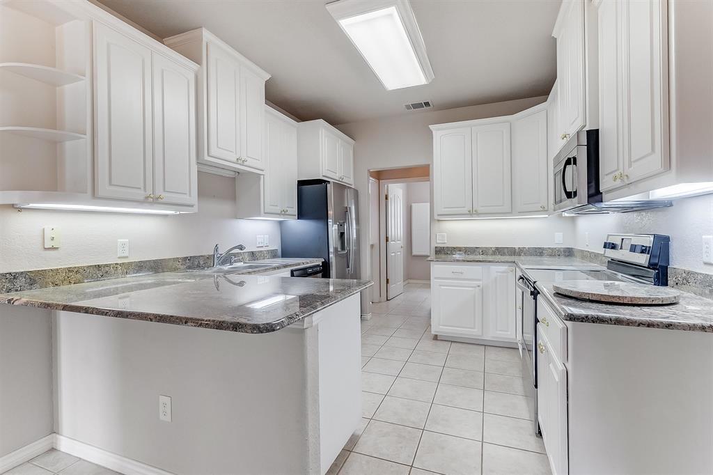 416 Highland DR