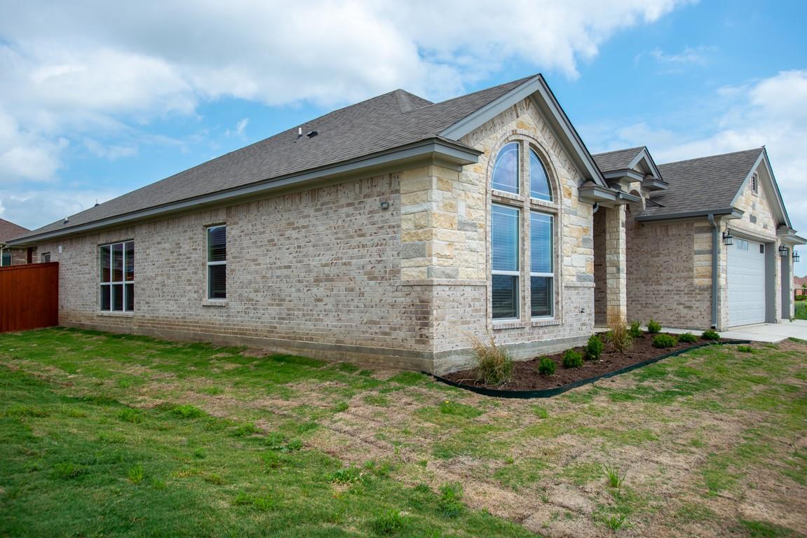 1014 Winchester DR