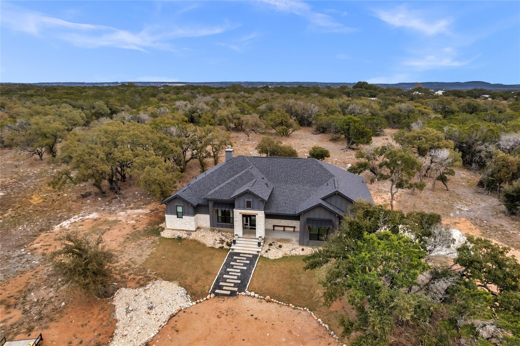 123 Wandering Oak CIR