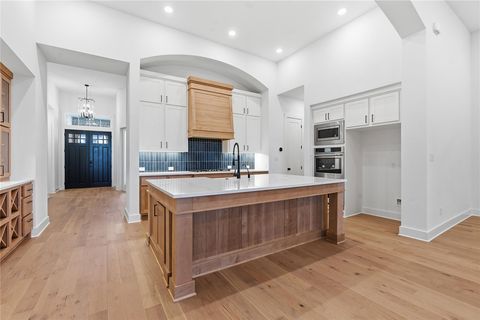 394 Leaning Rock RDG Austin TX 78737