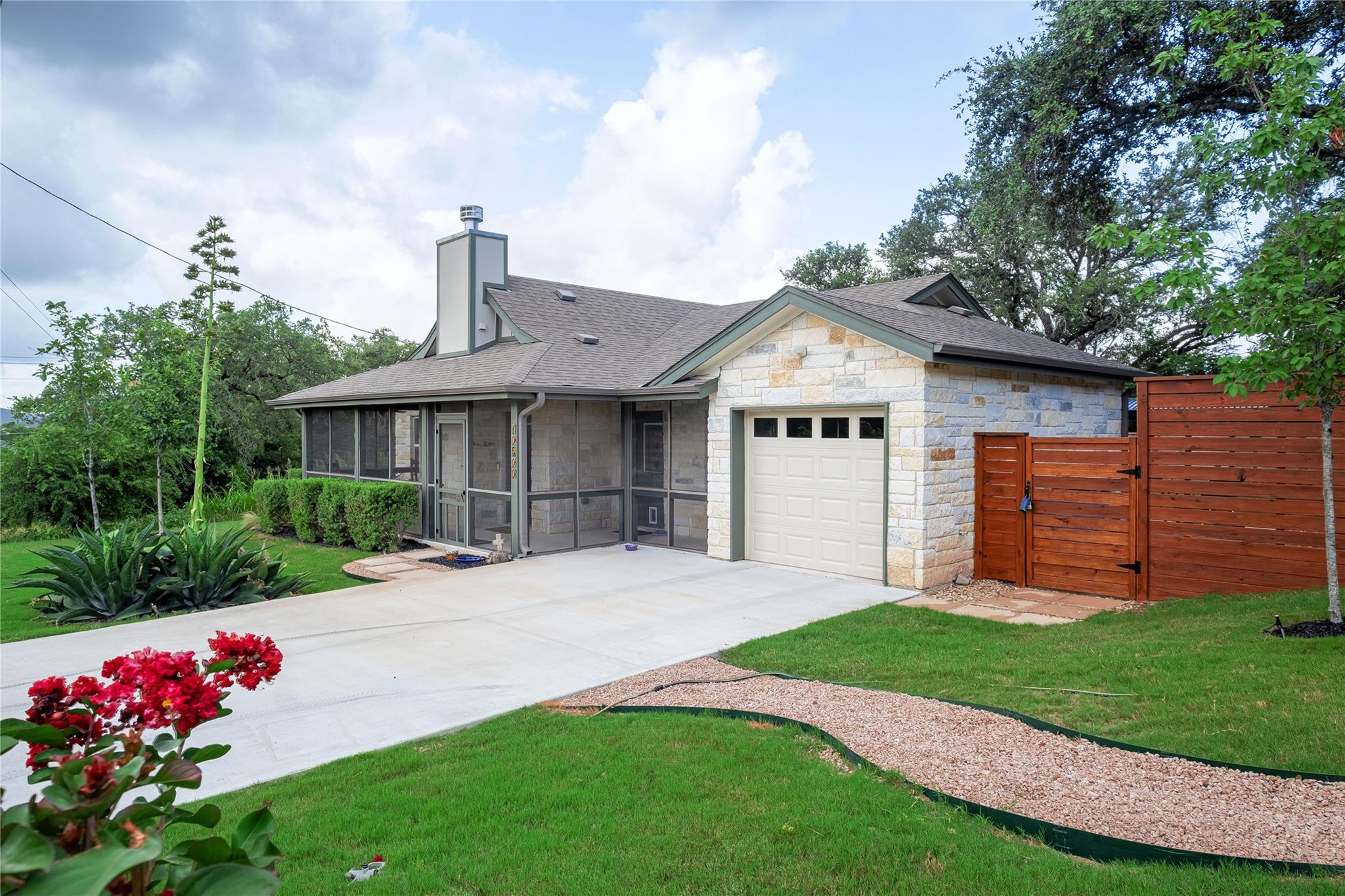 10500 W Lakeview DR
