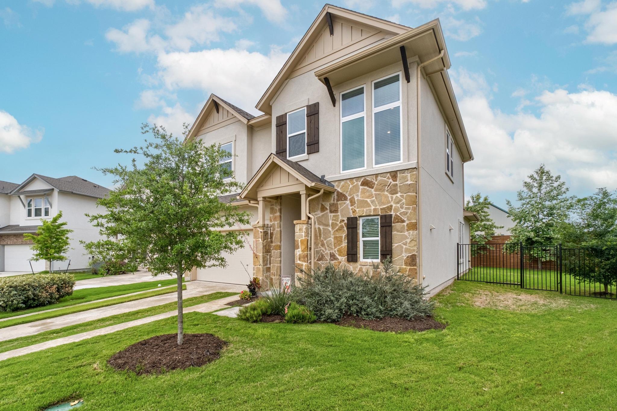 144 Monterey Oak TRL