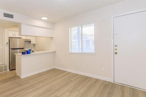 Photo of 4206 Avenue A #202, Austin, TX 78751 (MLS # 1112028)