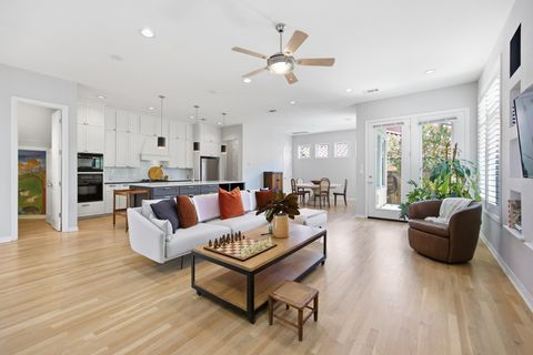 Photo of 406 Hazeltine DR, Lakeway, TX 78734 (MLS # 7591154)