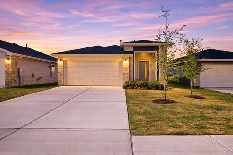 Photo of 727 Gladiola LOOP, Kyle, TX 78640 (MLS # 1087144)