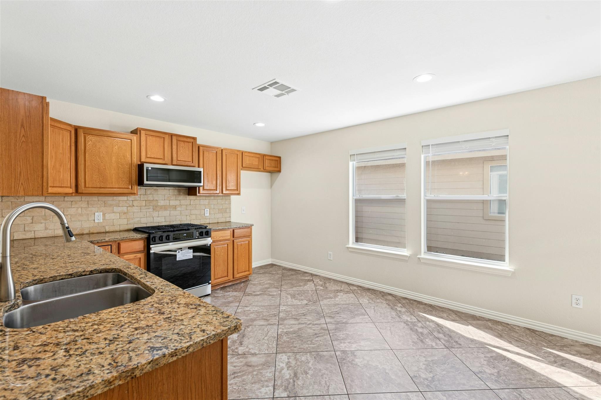 17913 Honey Locust LN