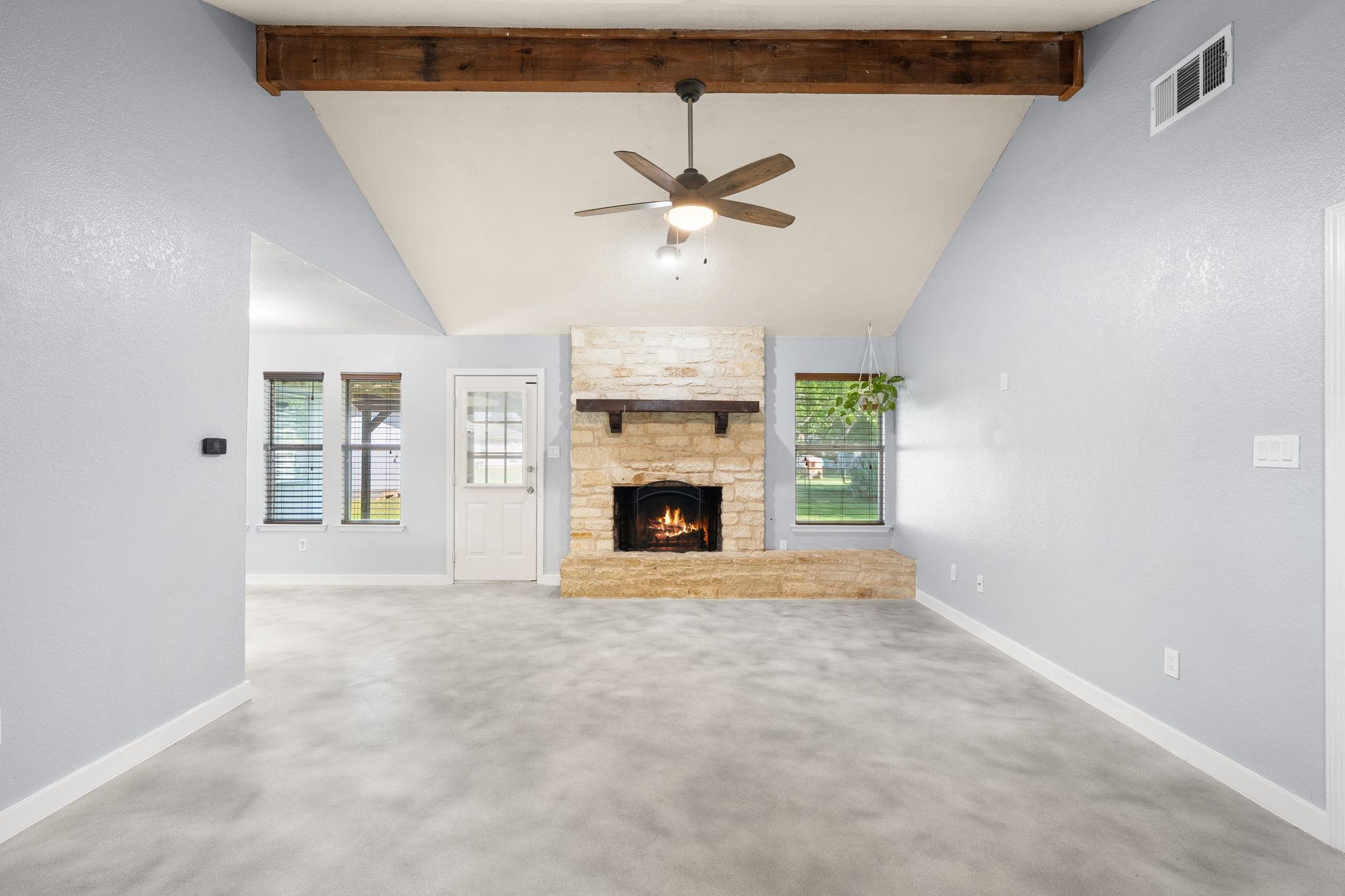 909 Garden View DR