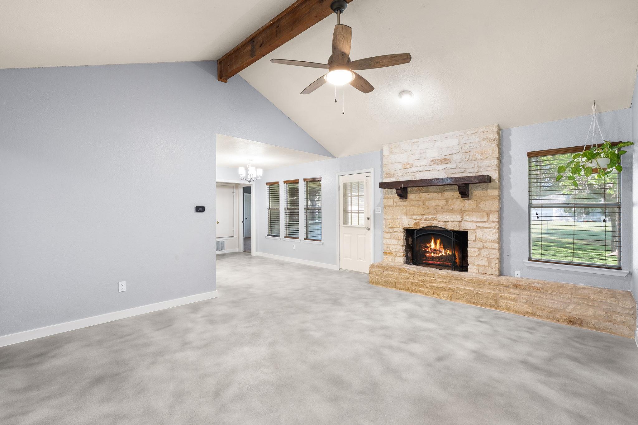 909 Garden View DR