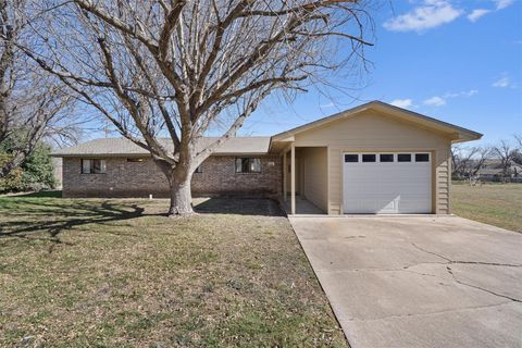 914 Victoria ST Taylor TX 76574