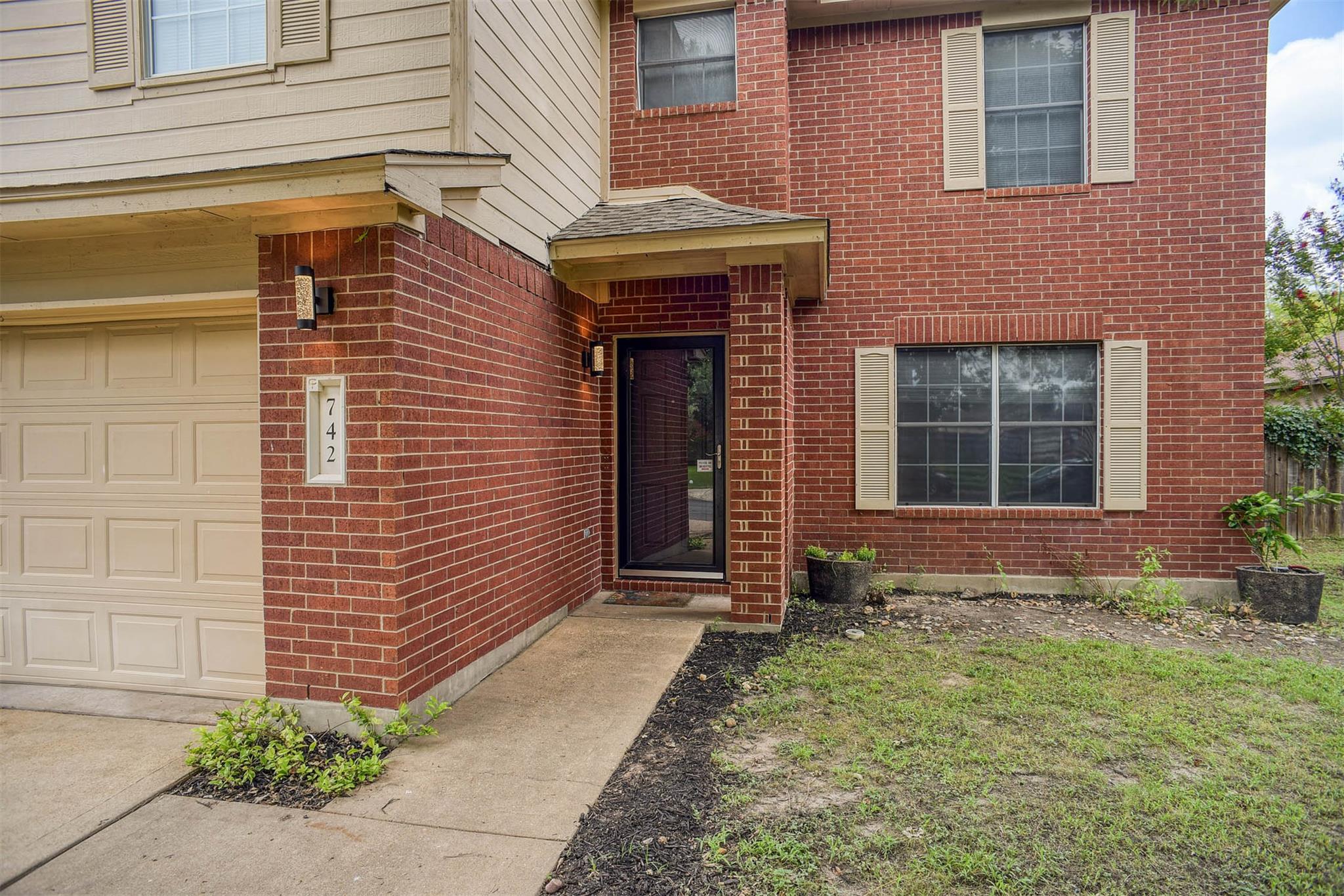 742 Annika WAY