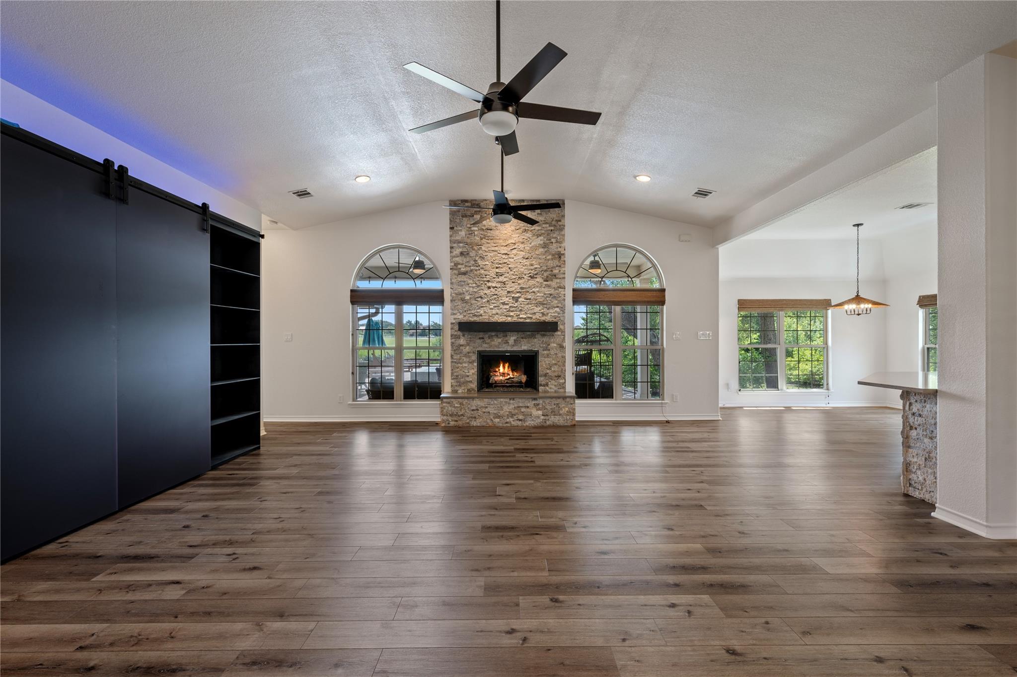 164 Lone Wolf CT
