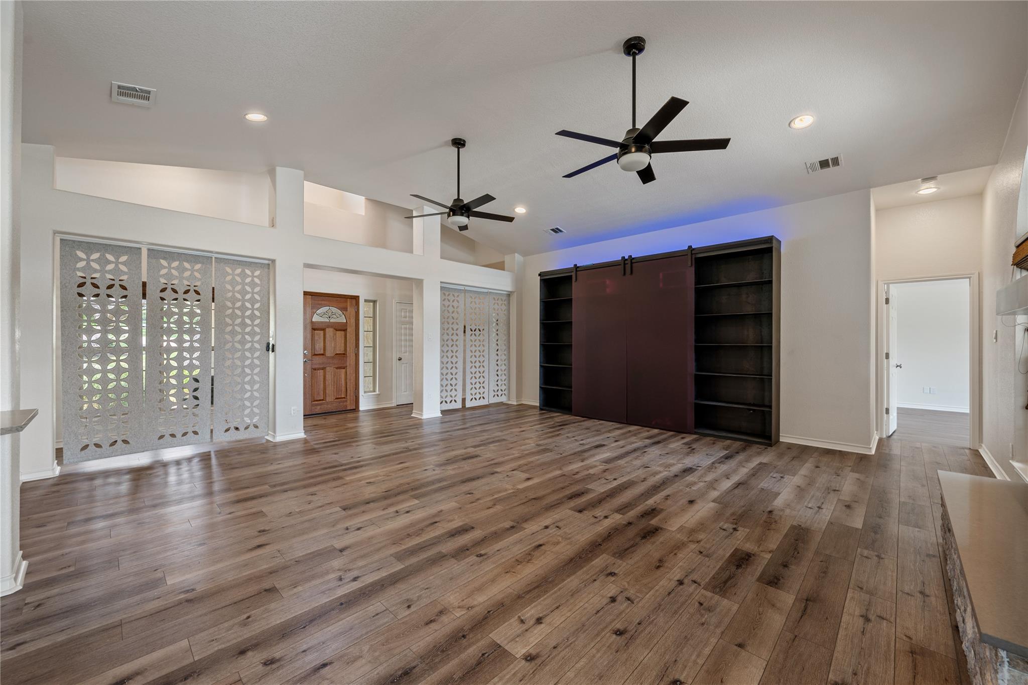 164 Lone Wolf CT